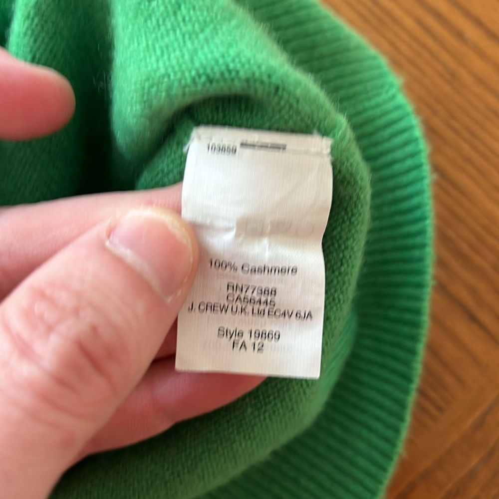 J Crew Italian Cashmere Green Sweater size XS. - Picture 3 of 13